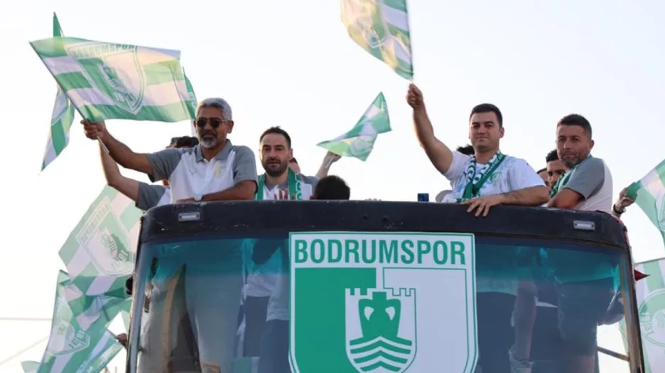 Bodrum’da şampiyonluk coşkusu: Binlerce taraftar kenti yeşil-beyaza bürüdü