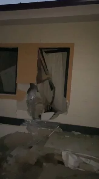 bir hafta icinde ikinci kez evleri kayalarin hedefi oldu j7ZPHuCd jpg