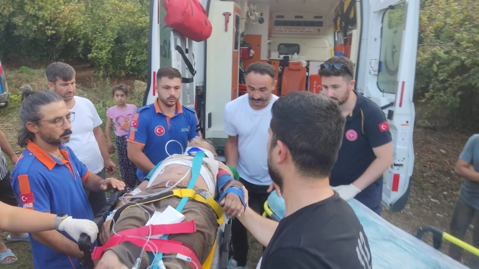 findik bahcesinde tirpan yaparken ucuruma yuvarlandi 82JppGHG jpg