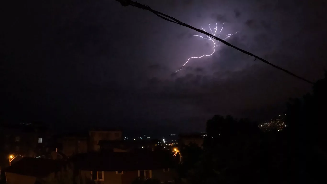 samsunda simsekler geceyi aydinlatti M7amH8i9 jpg