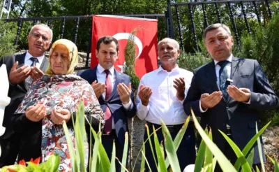 Şehit öğretmen Necmettin Yılmaz kabri başında anıldı