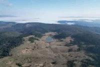 Tarihi, doğal güzelliği ile büyüleyen yayla ve gölet; tabiat parkı olmaya aday