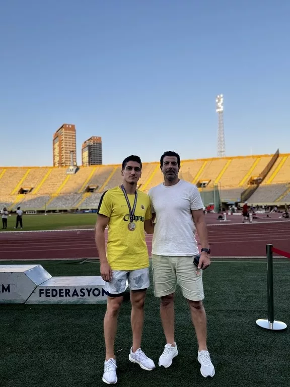 zbeulu atlet gumus madalya kazandi SdjmQ4Q6 jpg