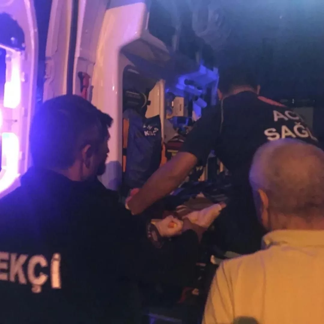 banyoda duserek mahsur kalan yasli vatandasin yardimina itfaiye ekipleri yetisti e2EPLuxb jpg