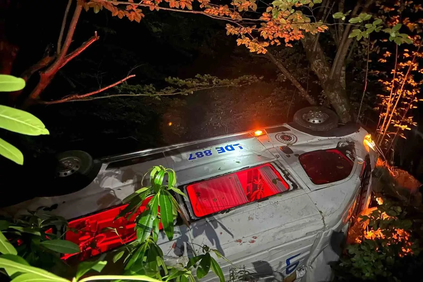 gumushanede minibus ucuruma yuvarlandi 6 yarali ntsFk54g jpg