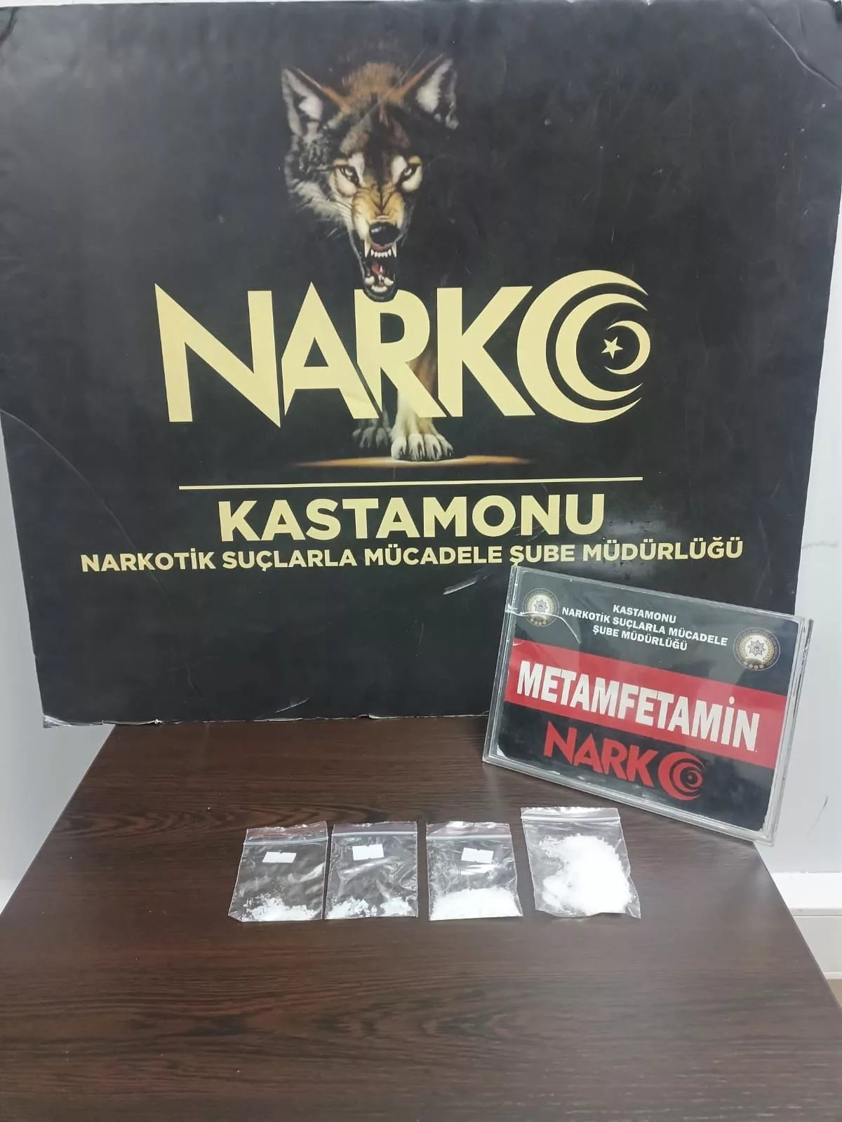 kastamonuda uyusturucuyla yakalanan 2 kisi gozaltina alindi llt73NFw jpg