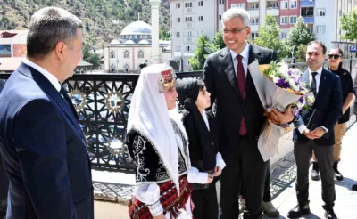 Sağlık Bakanı Memişoğlu Gümüşhane’de ziyaretlerde bulundu