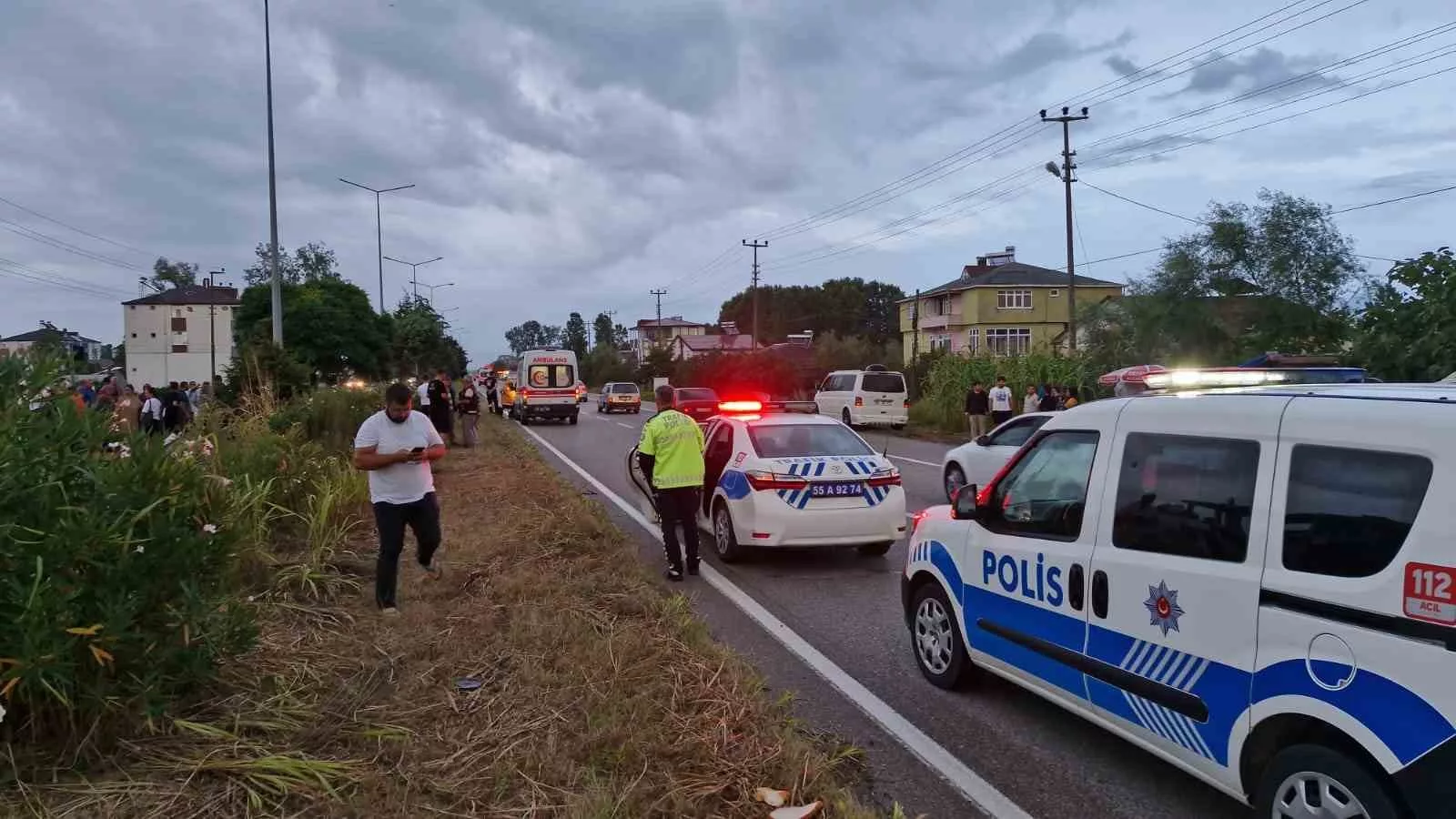 samsunda otomobil bisikletliye carpti 1 olu Y1GZ7PMT jpg