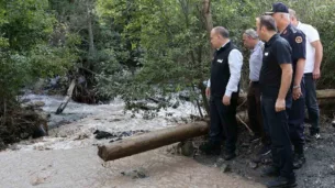 artvin valisi unsal sel bolgesinde incelemelerde bulundu 5e34PayR