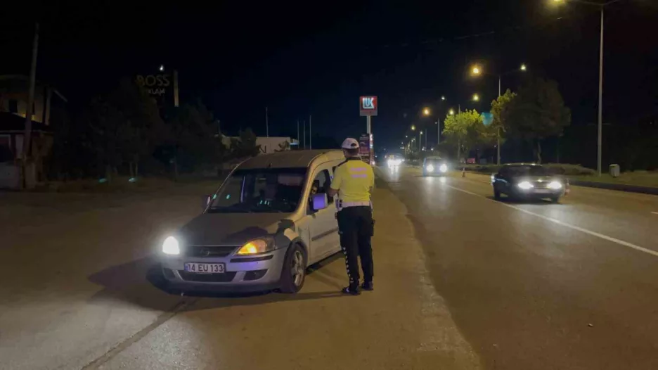 bolu girisindeki uygulamada araclar denetlendi vBlZfek2