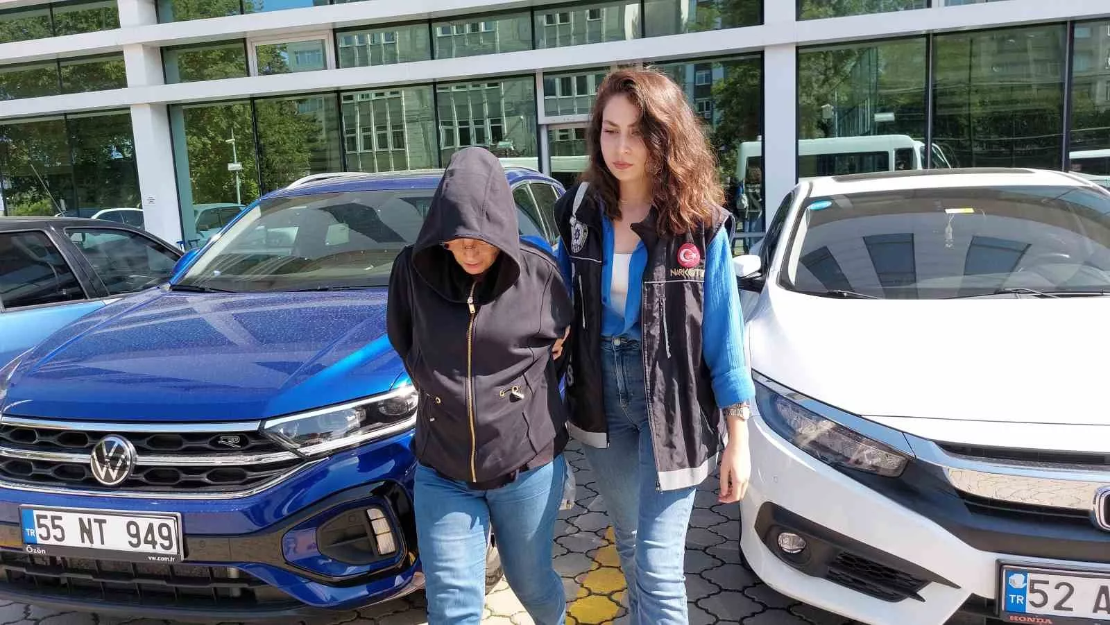 evinde uyusturucu ele gecirilen kadin tutuklandi gdz4iWKJ jpg