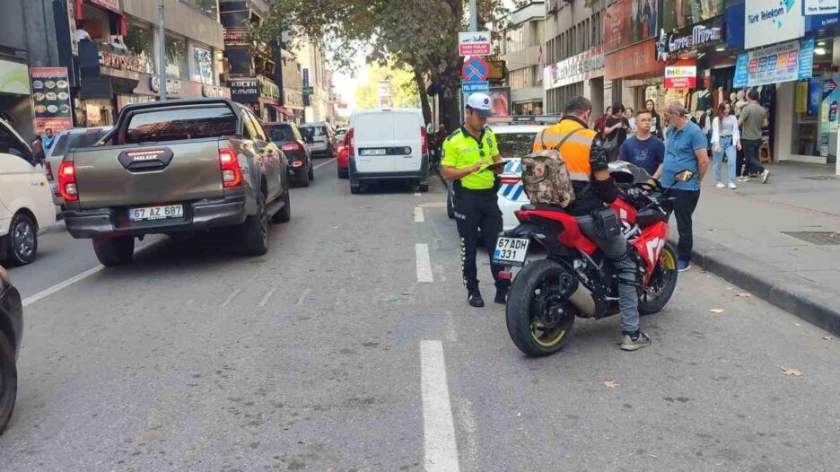 Polis ekiplerinden 7 motosiklet sürücüsüne 17 bin 960 lira ceza