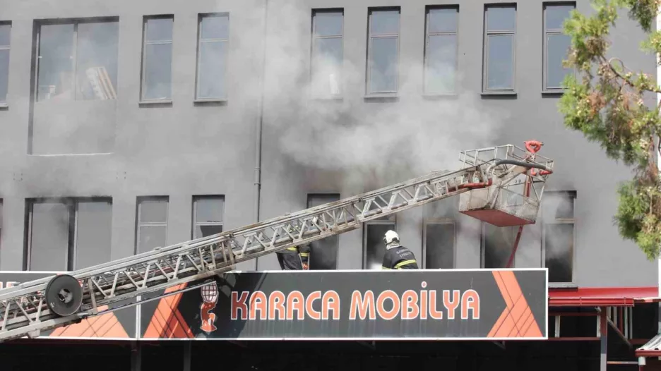 Samsun’da mobilya fabrikasında yangın