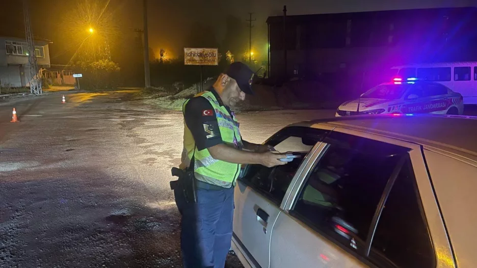 Zonguldak’ta emniyet ve jandarma ekiplerinin yoğun denetimleri sürüyor