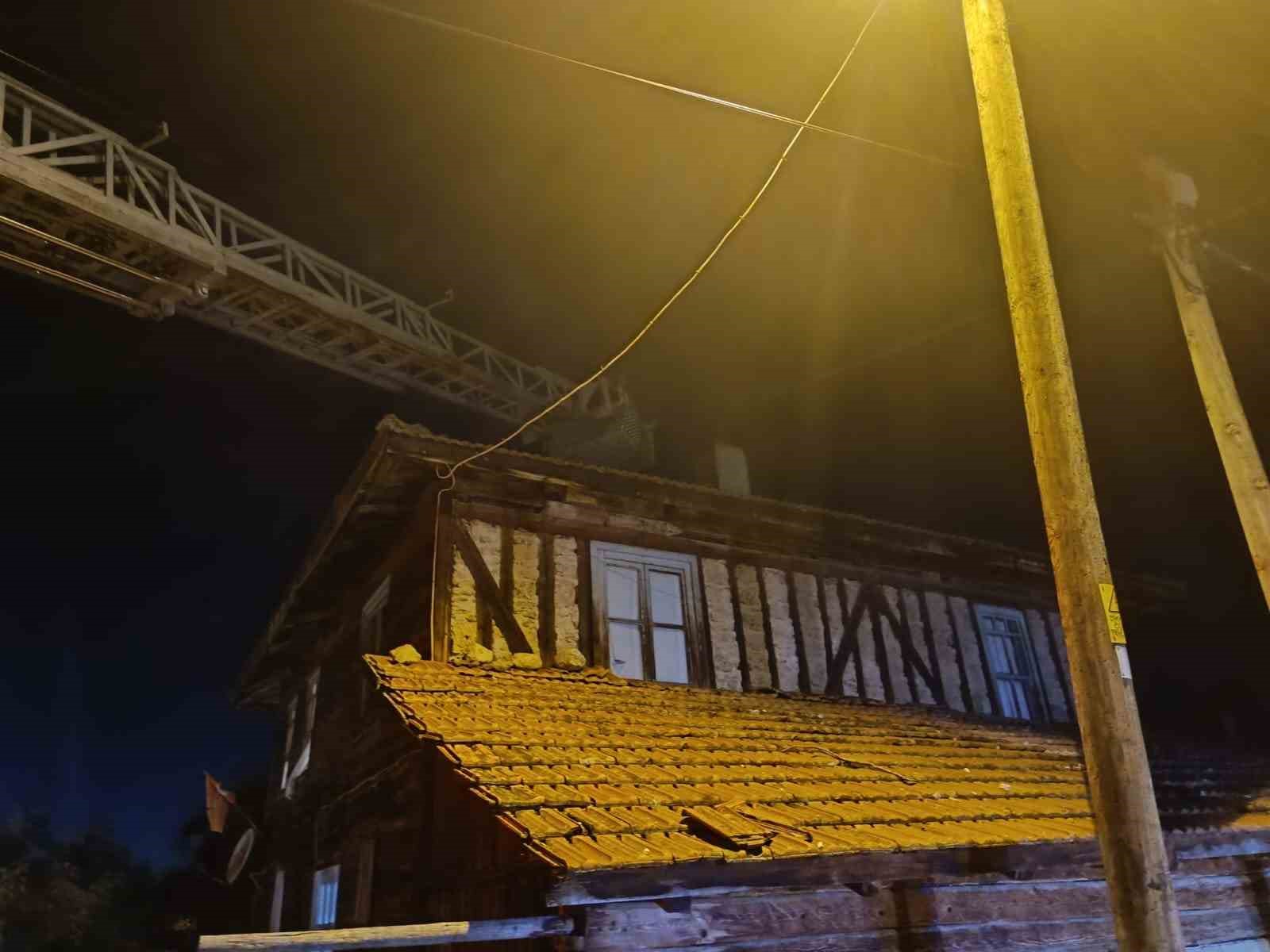 ahsap evde cikan baca yangini korkuttu eXlrp18E