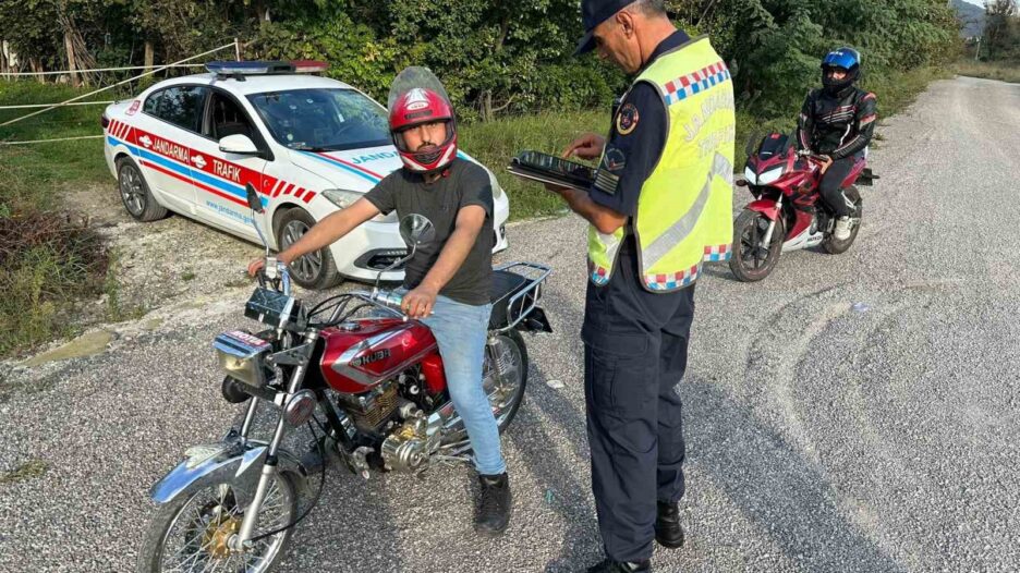 Alaplı’da motosiklet denetimleri aralıksız sürüyor