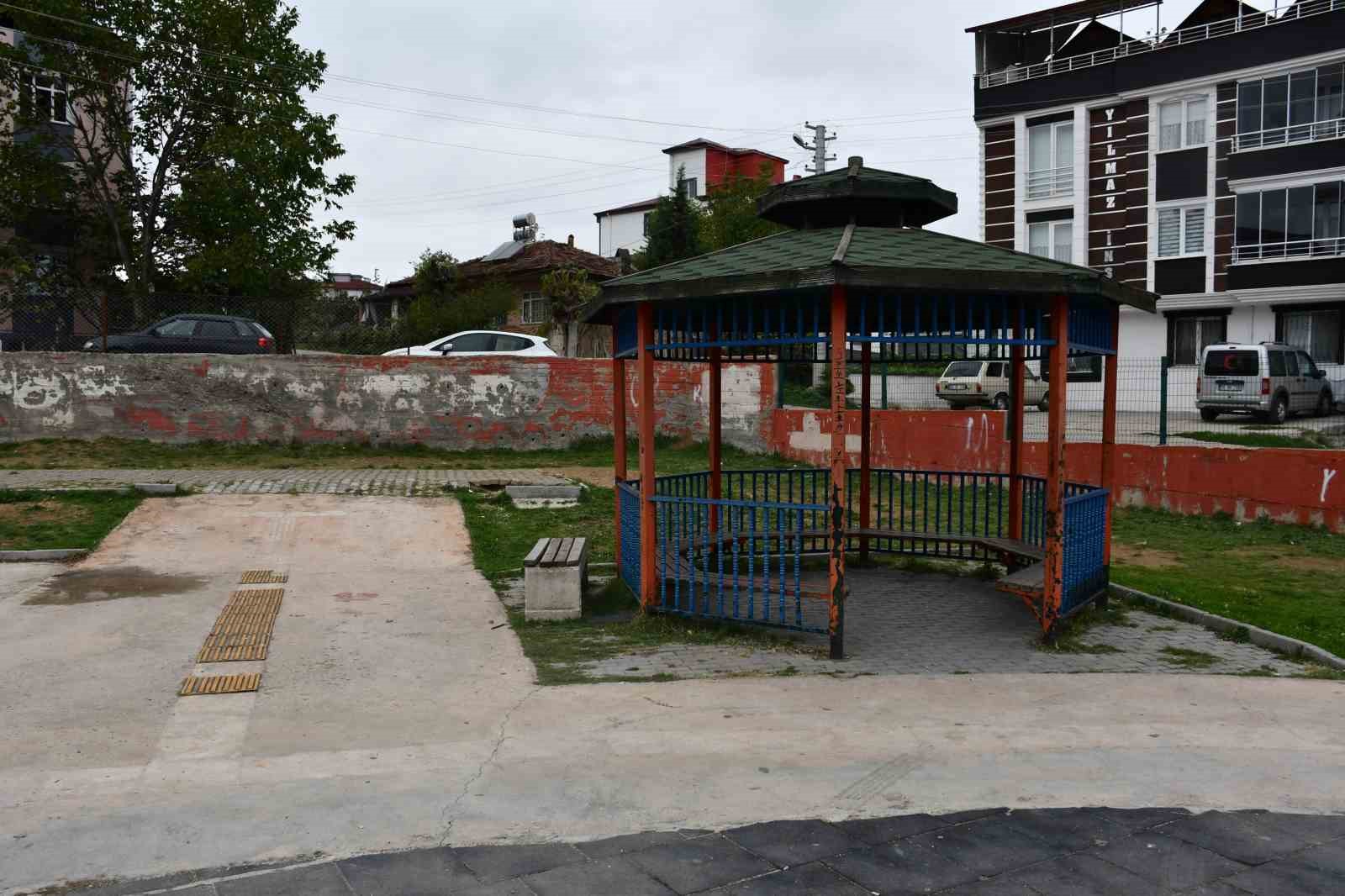 ayrildigi dini nikahli esini konusmak icin cagirdigi parkta bicaklayarak oldurdu qHjA9XOp