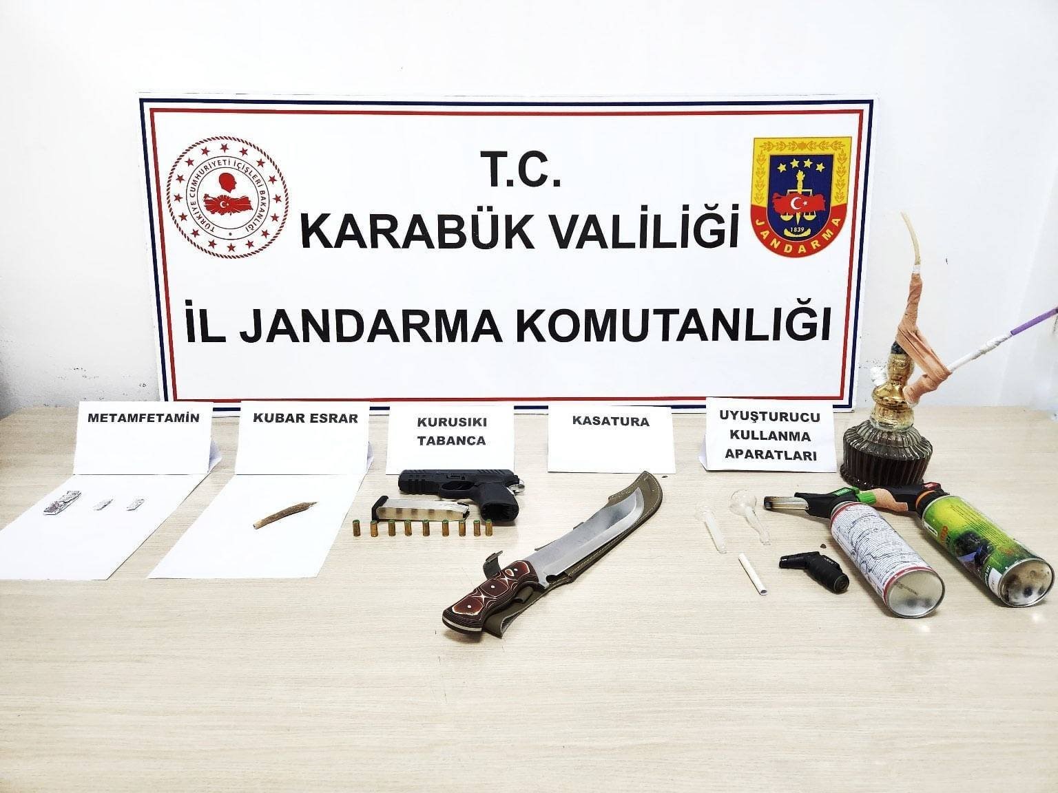 jandarma uyusturucu saticilarina goz actirmiyor 12zBGDUi