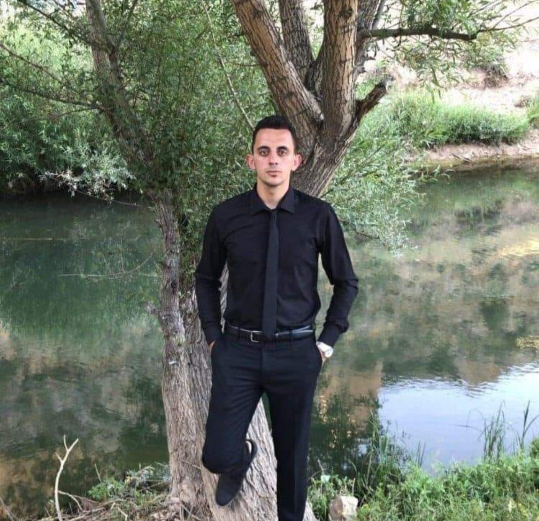 patlamada olen isci arkadaslarinin omzunda topraga verildi 36XCeEjP