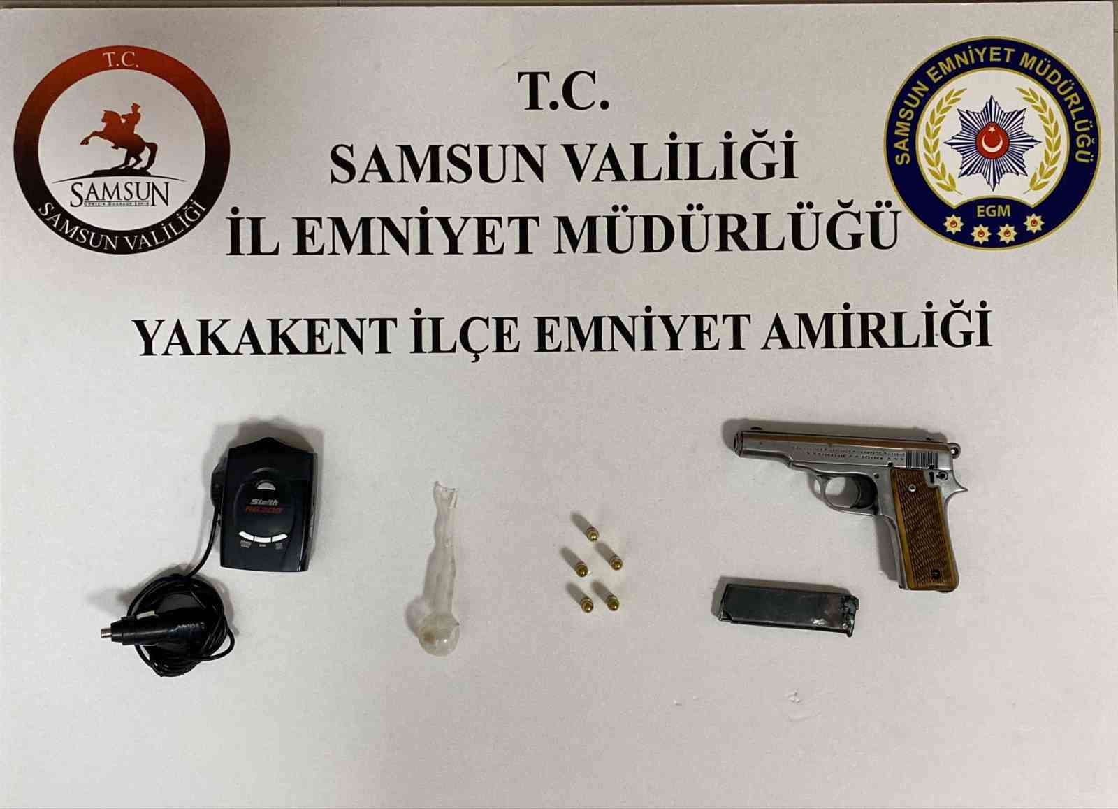 polisin uygulamasinda silah ve radar tespit cihazi ele gecti 18G7bVra