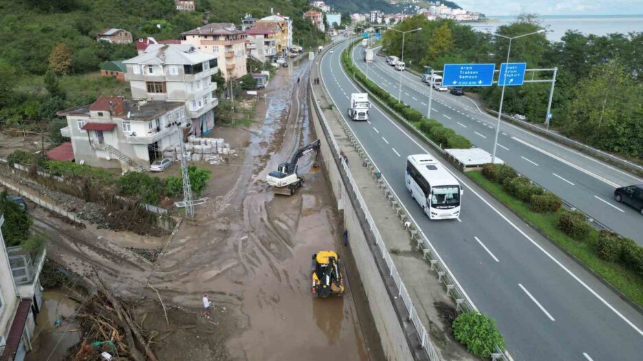 Prof. Dr. Hakan Ersoy: “Derelerin sularını doğru projelerle denizle buluşturmalıyız”