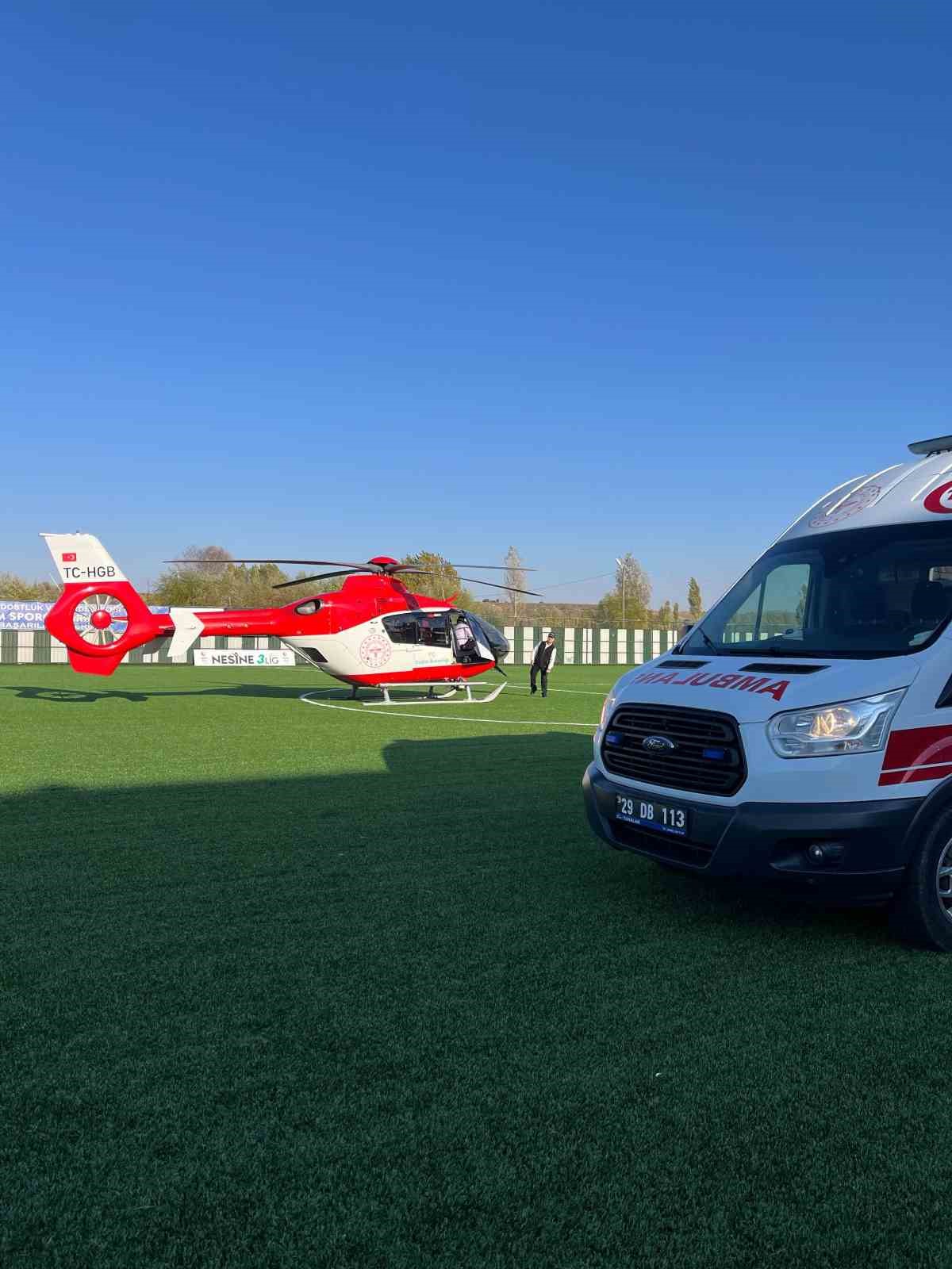 bogazina findik kacan cocuk ambulans helikopterle trabzona sevk edildi IEKTUrc5
