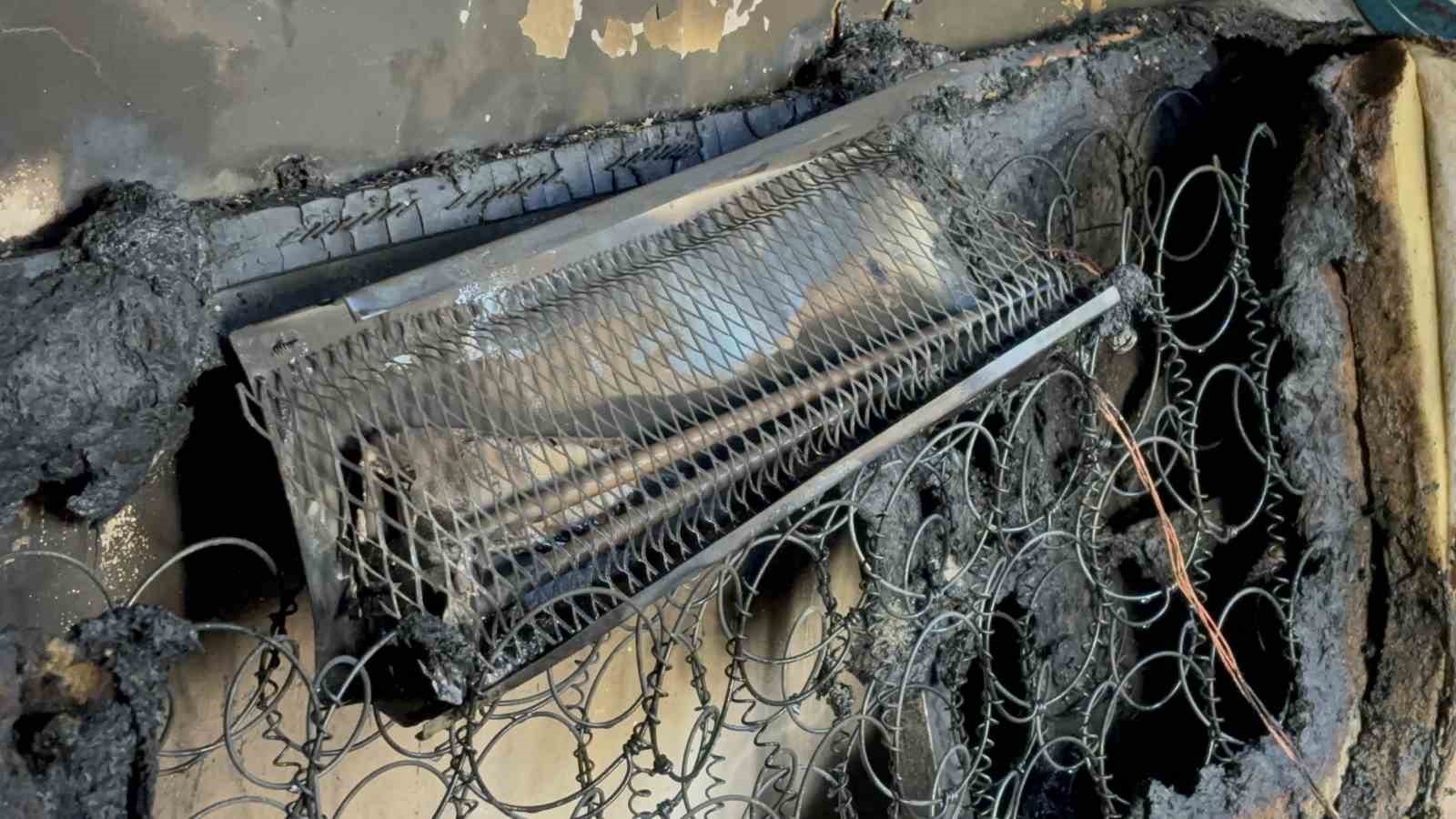 isinmak icin calistirdiklari elektrikli soba evi yakti CUE9iGJD