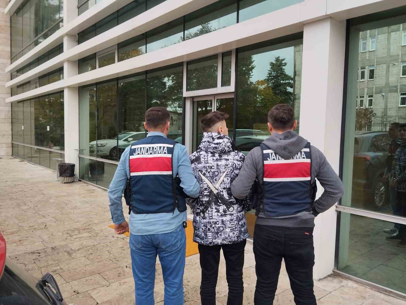 samsunda 13 yil hapis cezasi ile aranan hukumlu yakalandi qcV9GEII