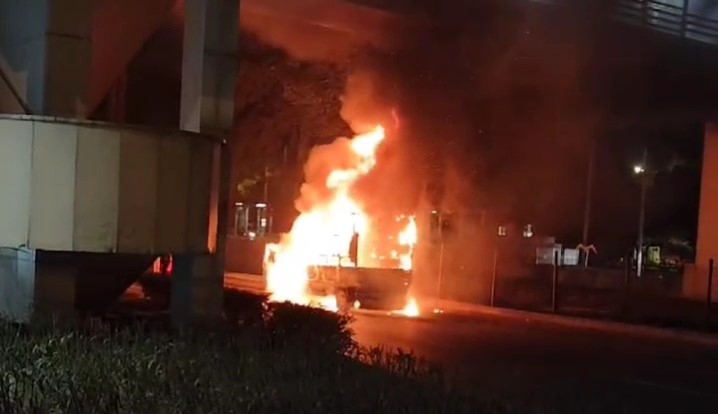 samsunda seyir halindeki kamyonet alev alev yandi m1Xdlw52