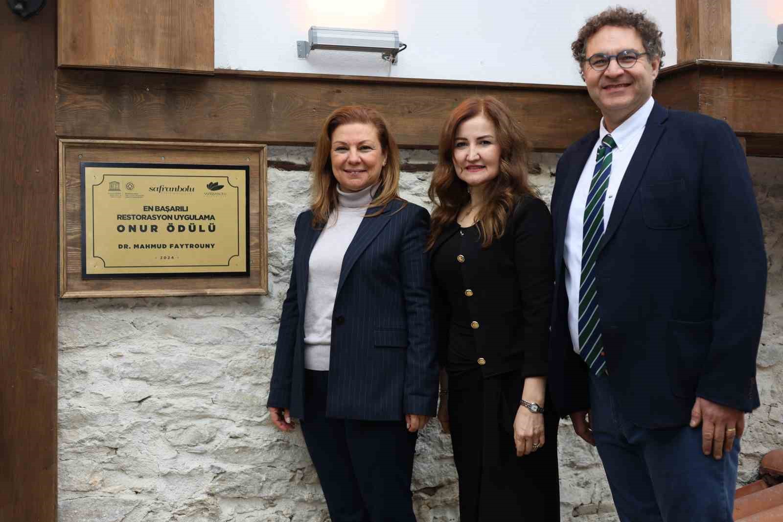 150 yillik konaga en basarili restorasyon uygulama onur odulu verildi OO9sX9Ew