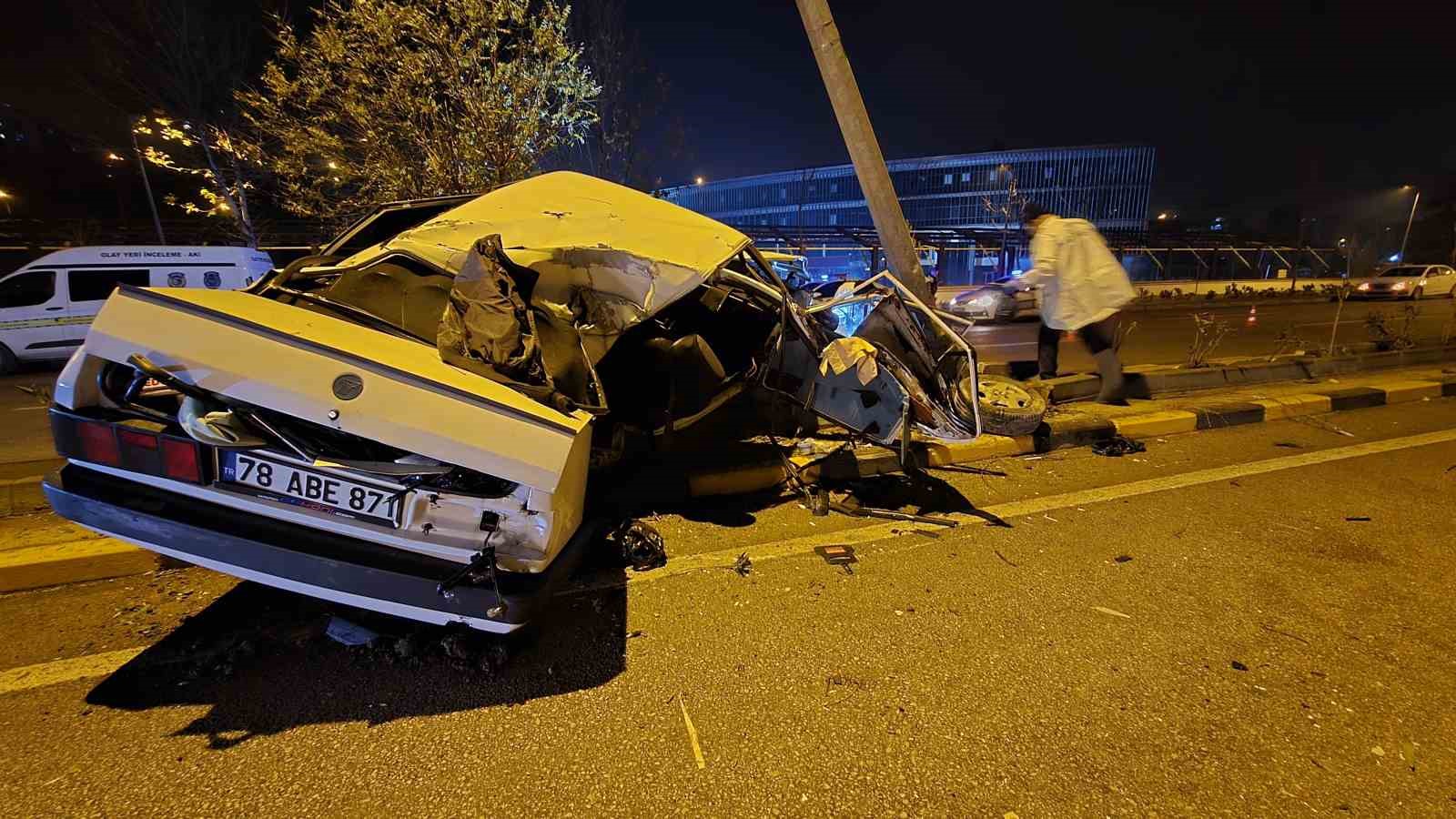 alkollu ve ehliyetsiz surucunun tofasla yaptigi hiz aydinlatma direginde bitti aFs2WCUv