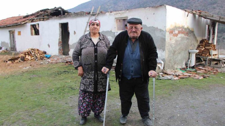 amasya valiligi evleri yanan aile icin afad baskanligindan acil yardim odenegi talep edildi 4lYqO2Pr