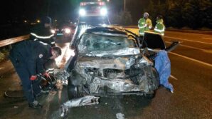 arkadasina intihar edecegini soyleyen genc araciyla tira carparak hayatini kaybetti JMV4mYgI