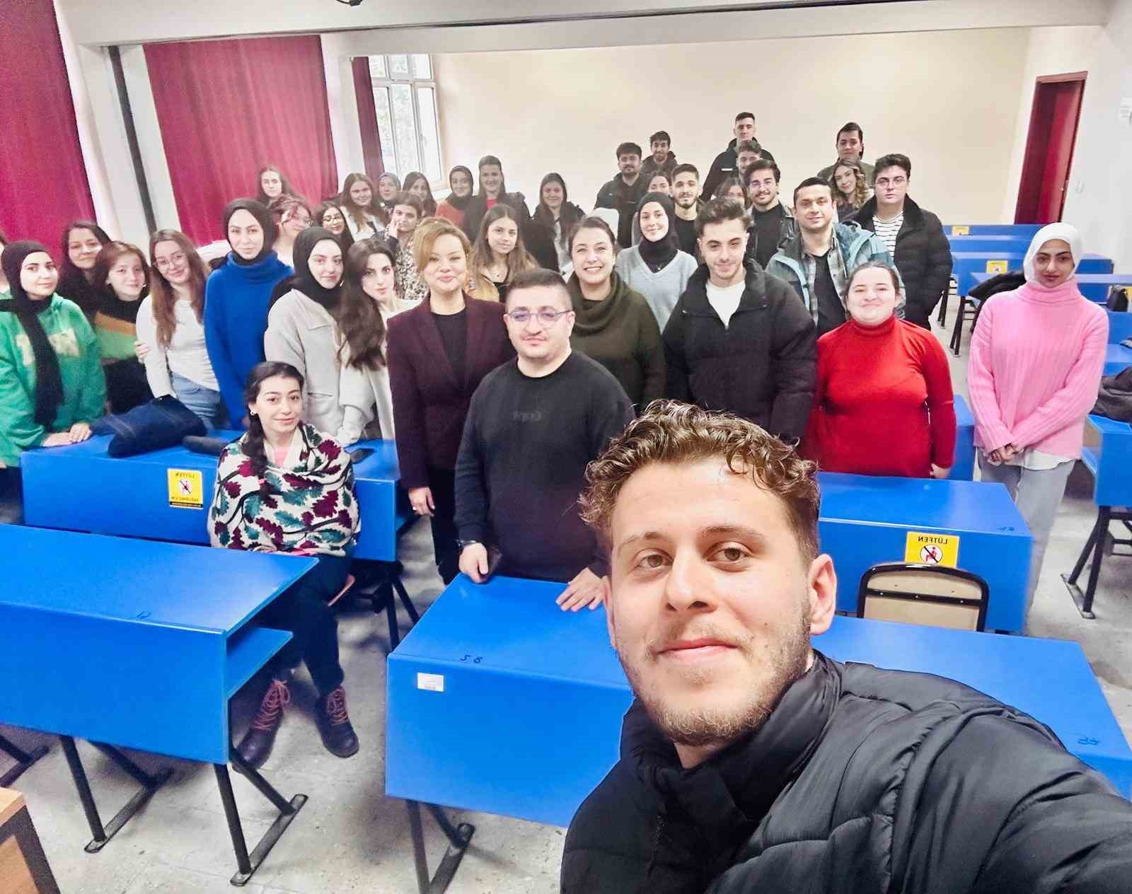 beun iletisim fakultesinde ajans haberciligi konusuldu ywU7hqrm