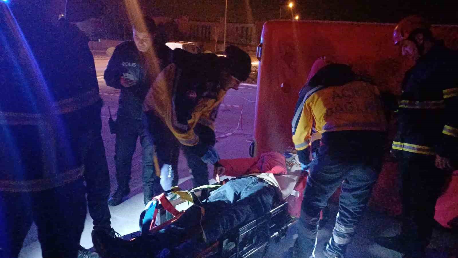 binanin 4uncu katindan atlayan sahis hava yastigi sayesinde kurtuldu IvMDMVDJ