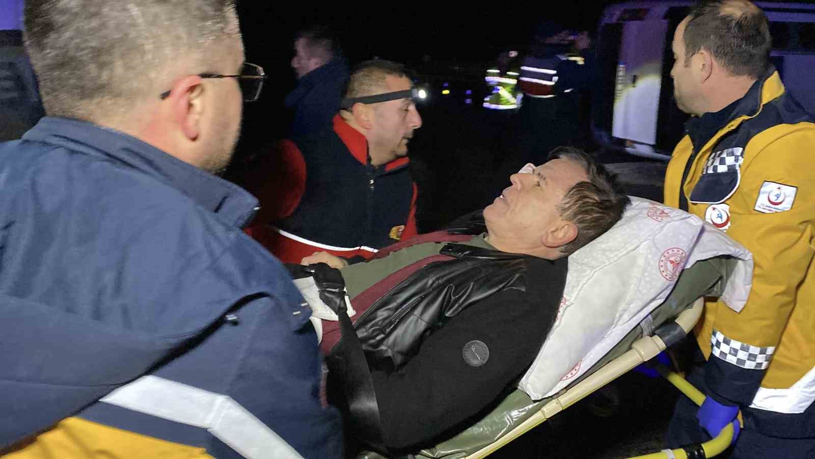 cenaze icin istanbuldan sinopa giden vatandaslari tasiyan midibus devrildi 1 olu 23 yarali unT7ySHk