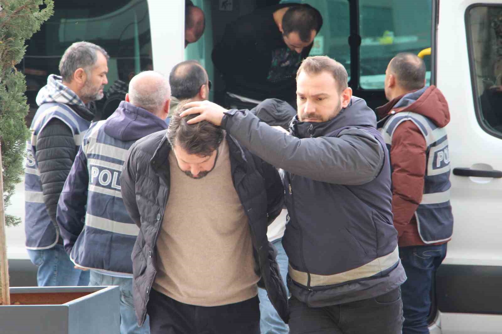 doviz burosunda yasanan soygunla ilgili 7 kisi adliyeye sevk edildi Fmt6BtHs