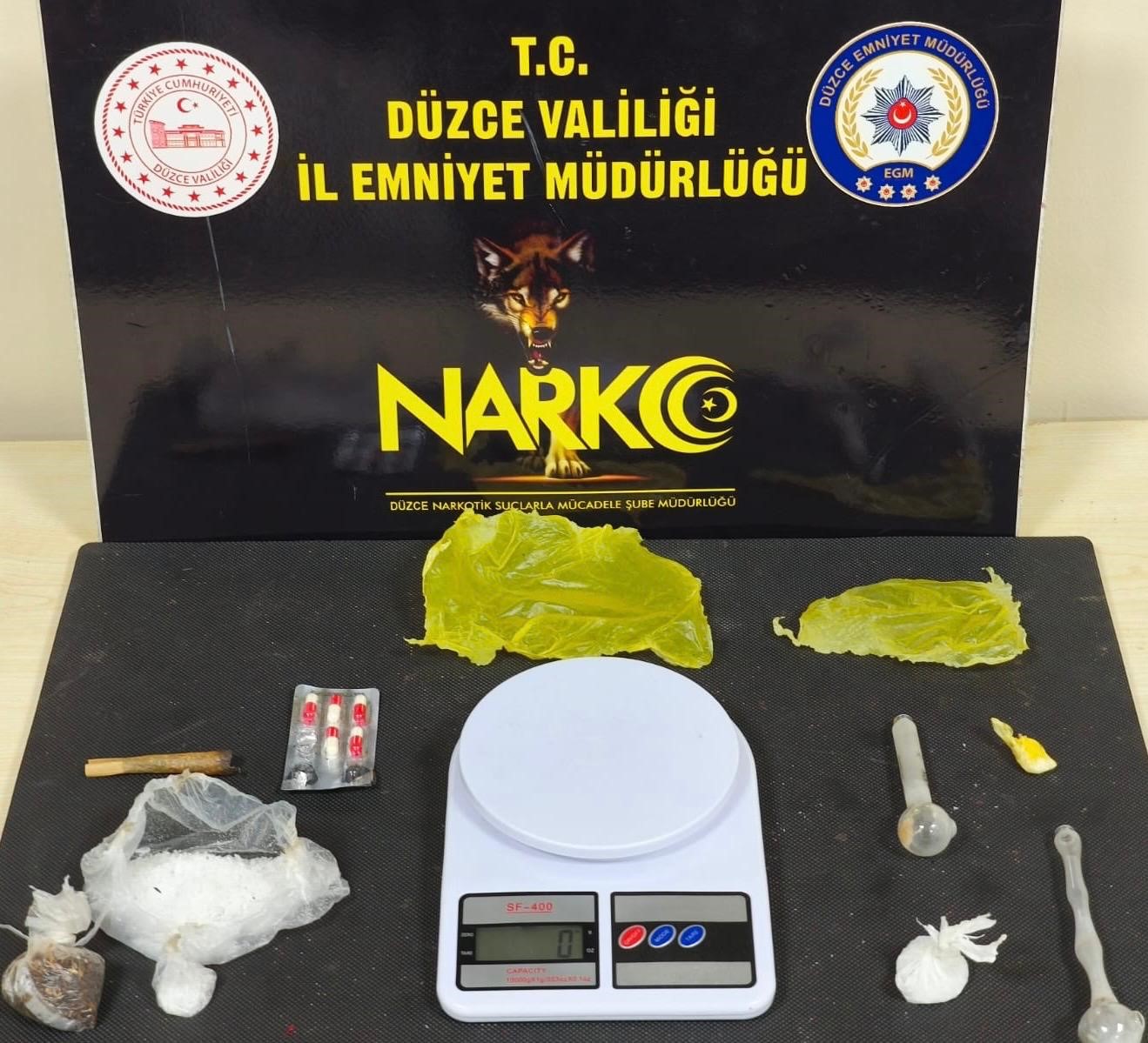 duzcede uyusturucu operasyonu 2 kisi tutuklandi l8v3IOgz