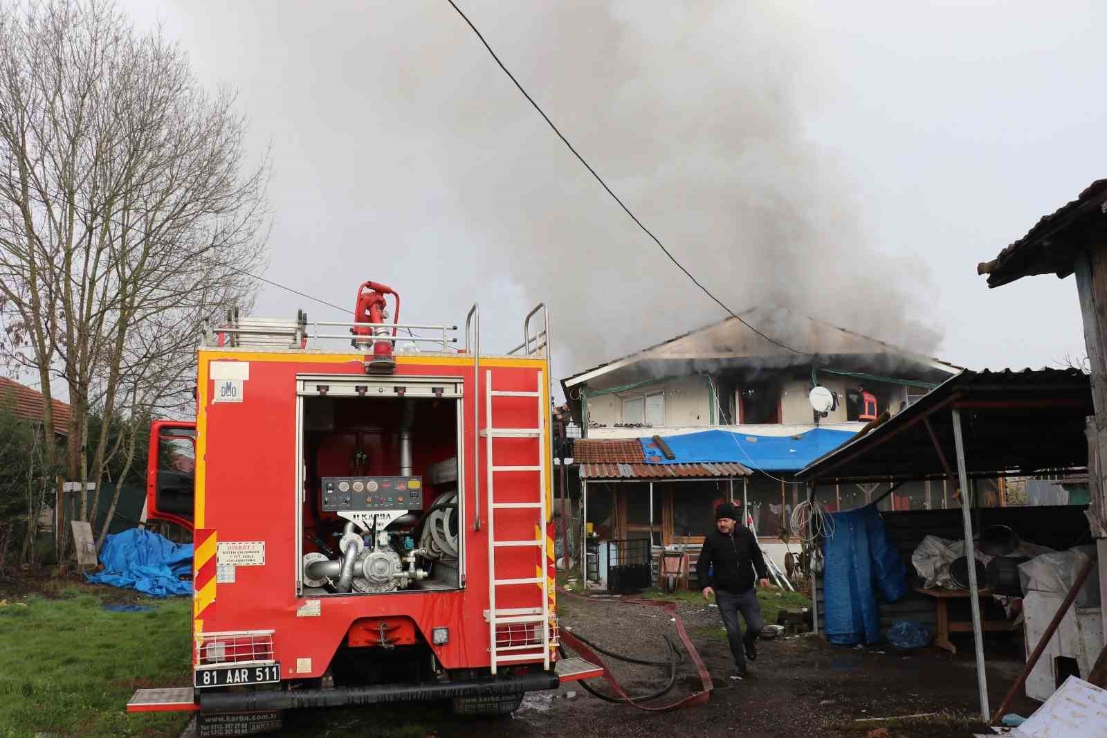 hizli mudahale iki katli evi kurtardi 3JD95pzX