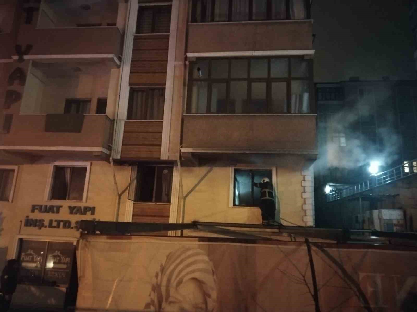 karabukte apartmanda korkutan yangin Tl8tdkPm