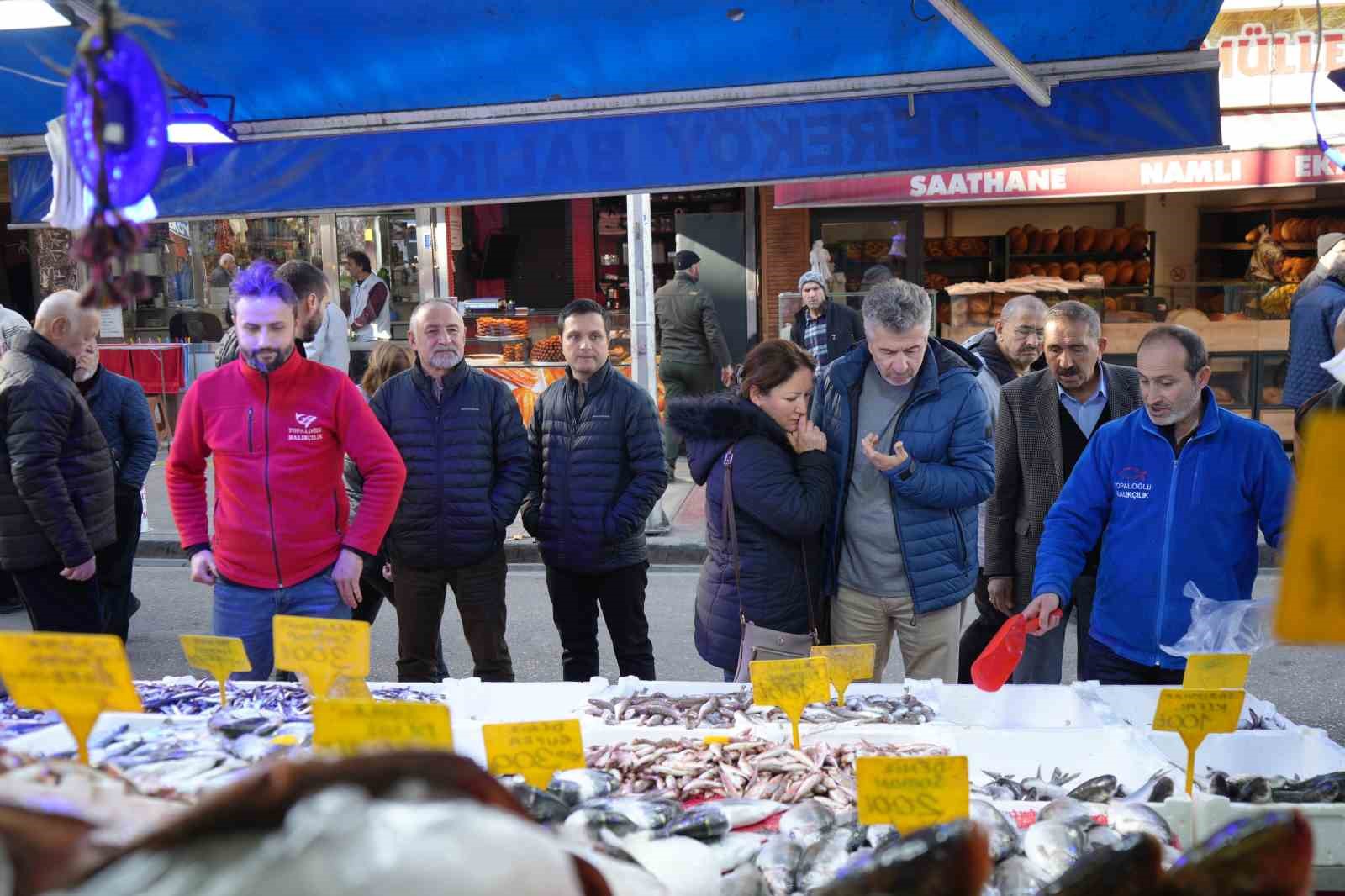 karadenizin incisi hamsi palamudun tacini geri aldi tezgahin gozdesi hamsi