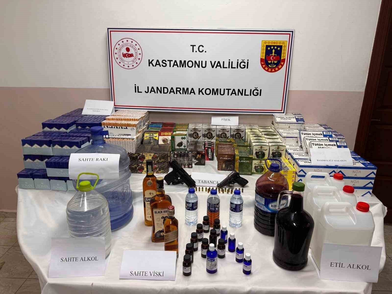kastamonuda jandarmadan kacakcilik operasyonu cok sayida malzeme ele gecirildi EIuRwh5X