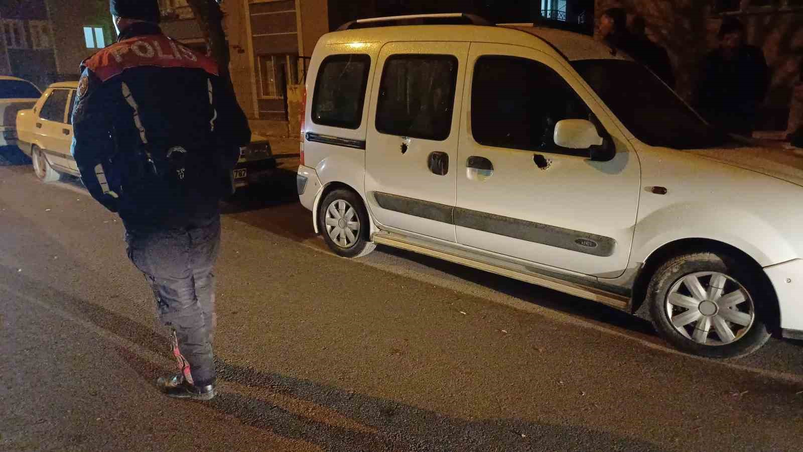 park halindeki arac bir haftada iki kez kursunlarin hedefi oldu VM3DTOaE