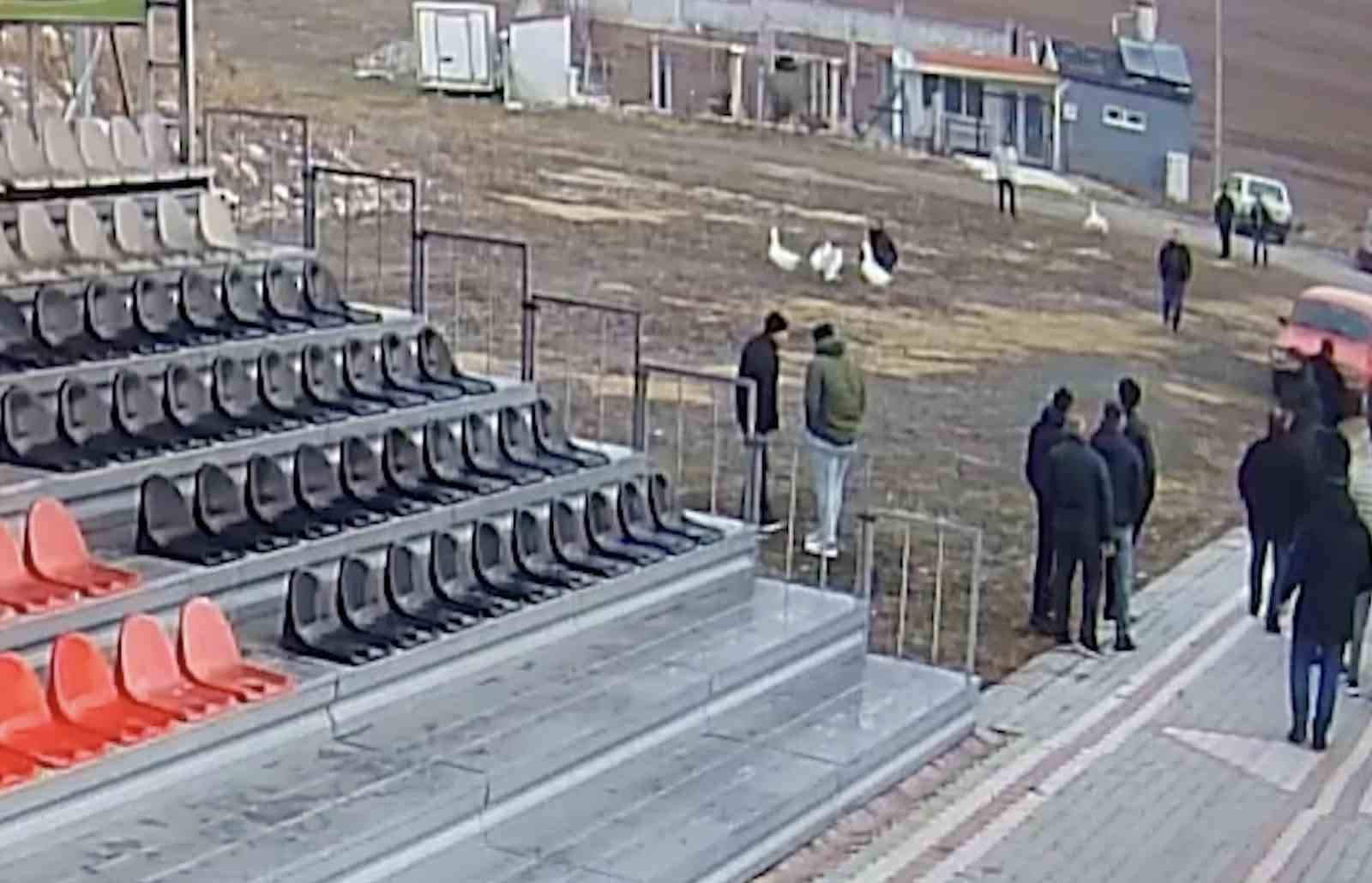 polisten kaz dovusu baskini 70 kisiye ceza yazildi AGKpj4mt