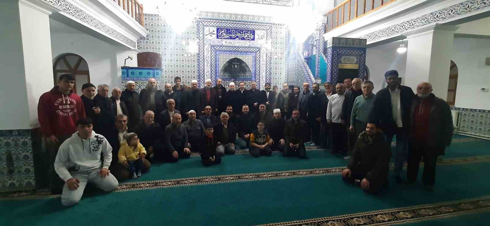 sabah namazinda bulustular zcXwugmi