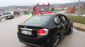 samsunda trafik kazasi 3 yarali hVEuJAYM