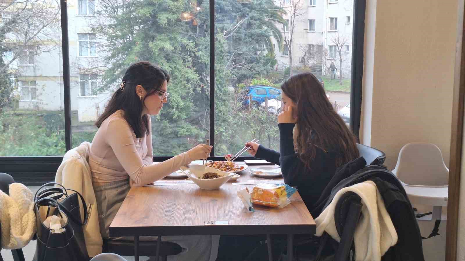 trabzonda ilk kez kore mutfagi acildi taleplere yetisemez hale geldi