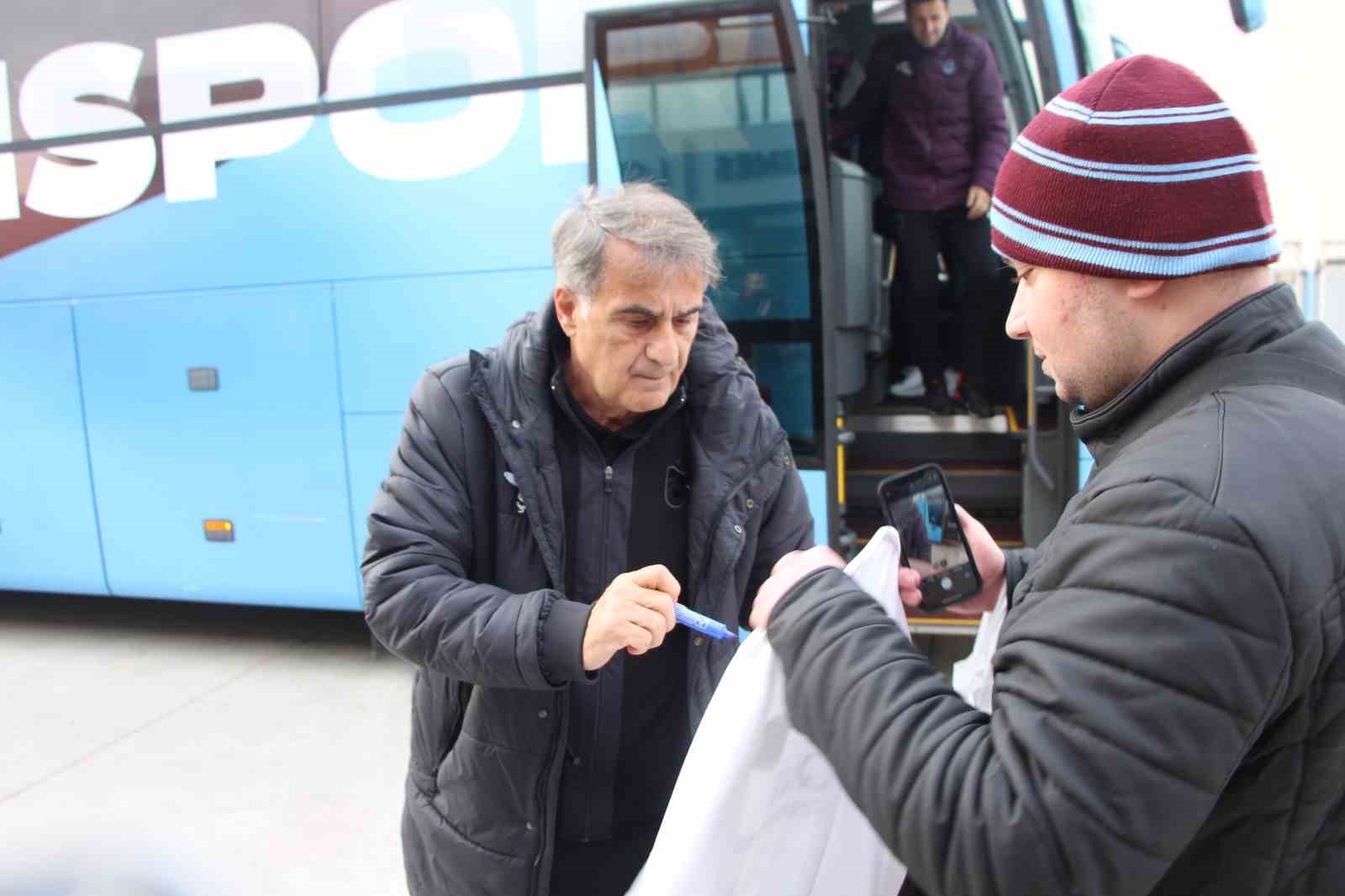 trabzonspor galatasaray maci icin istanbula gitti Da2Fmkjm