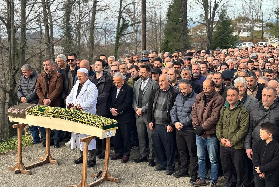 yanginda olen 94 yasindaki kadin topraga verildi g4idaaCD