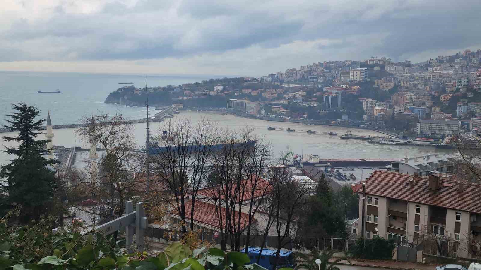zonguldak limani sari renge boyandi 7LIGbaYG
